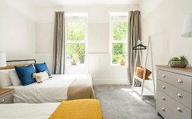 2-Bedroom Close To City Centre - Sleeps 6